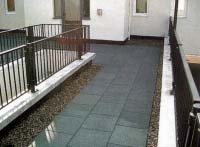 epdm walkway with black recycled tiles